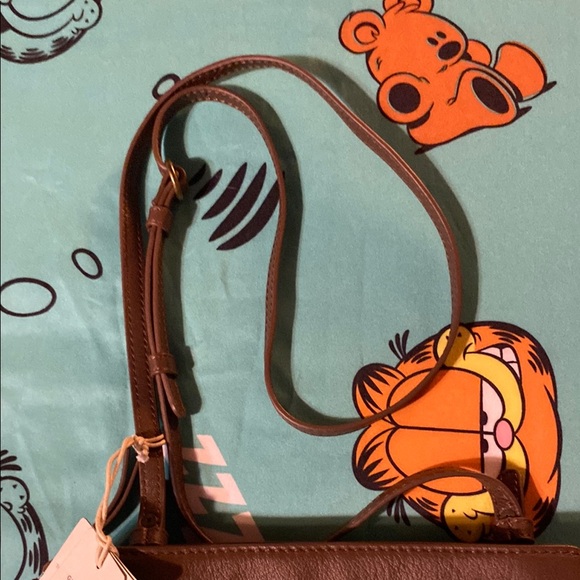 Lucky Brand brown Leather 3 in 1 Crossbody Bag retails for 108.00 dollars - Picture 6 of 16